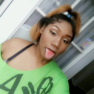 Meet your Posher, Samira